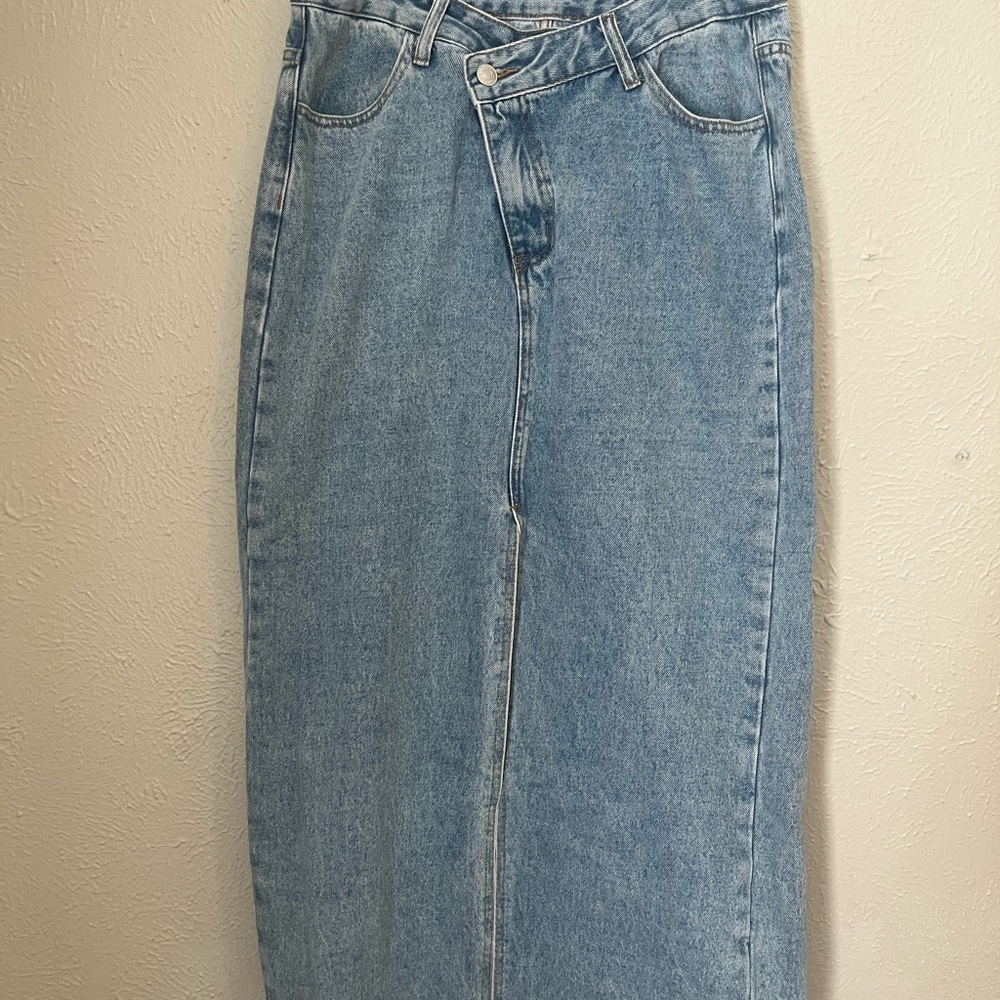 SHEIN Light Blue Straight-Leg Denim Jeans